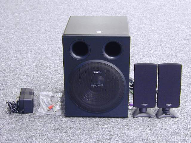 cyberacousticsca-3550platinumseriessubwoofersatellitesystemmilleniumflatepaneldesign2.jpg